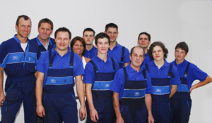 Das Team von Topgarage an der Annahmestelle